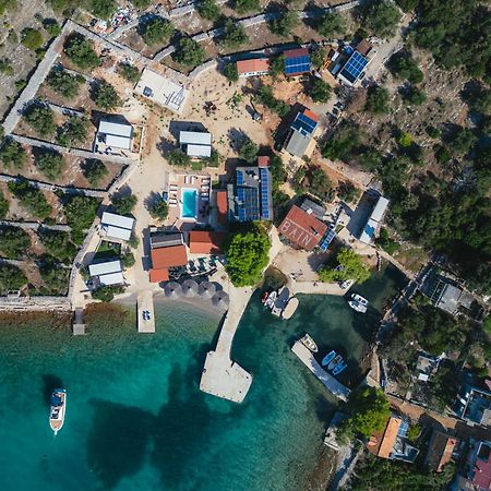 Beach House Hela: Kornati Island Retreat with Pool and Transport Pristanisce Exterior photo